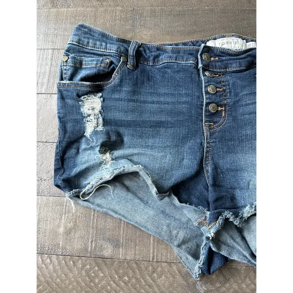 Torrid women's Blue Distressed 3" Jean Shorts Size‎ 18 - Image 2