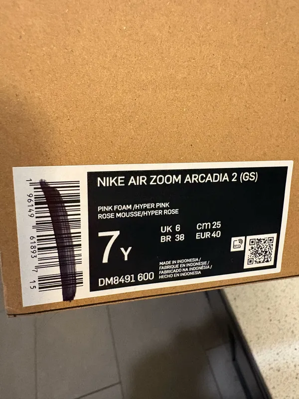 NWT Nike Womens Air Zoom Arcadia 2 GS 'Pink Foam Hyper Pink' sneakers. Size 8.5 (youth size 7) - Image 3