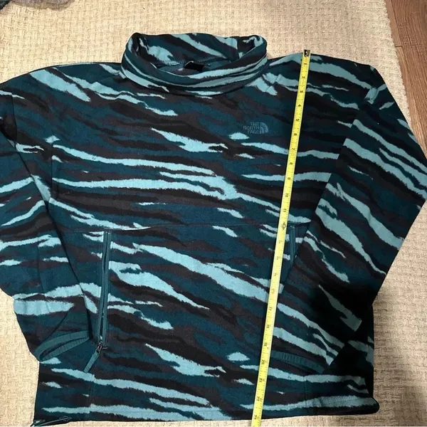 The North Face Womens Pullover Sweater Turtle Neck Medium Green Animal Print - Image 7