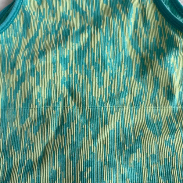 Athleta Aurora Seamless Crop Rib Tank Size Small - Image 7
