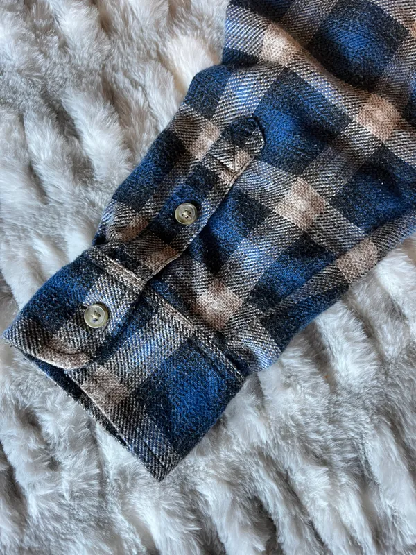 American Eagle Outfitters Vintage Flannel - Image 3