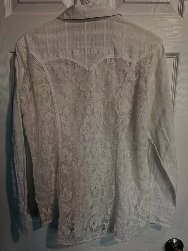 Women’s Ariat White Long-Sleeve Button-Up Shirt With Sheer Back. - Image 2