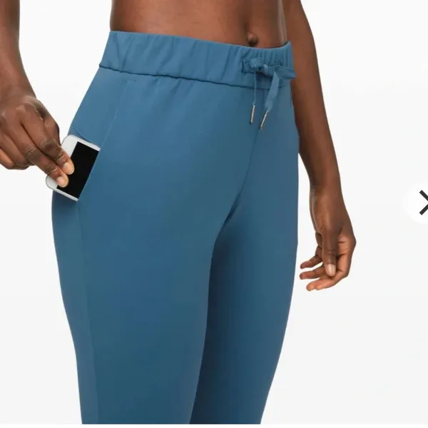 Lululemon On the Fly 7/8 Pant -‎ Size 4 either code blue or petrol blue pants - Image 4