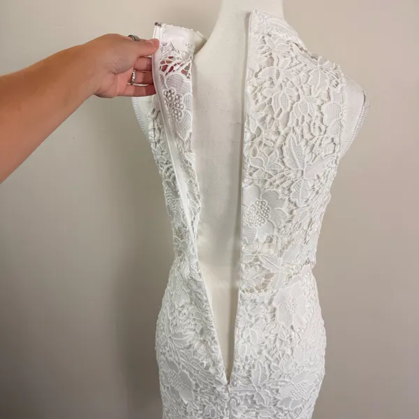 ASTR the Label White Floral Lace High Neck Sleeveless Sheath Dress Size Medium - Image 7