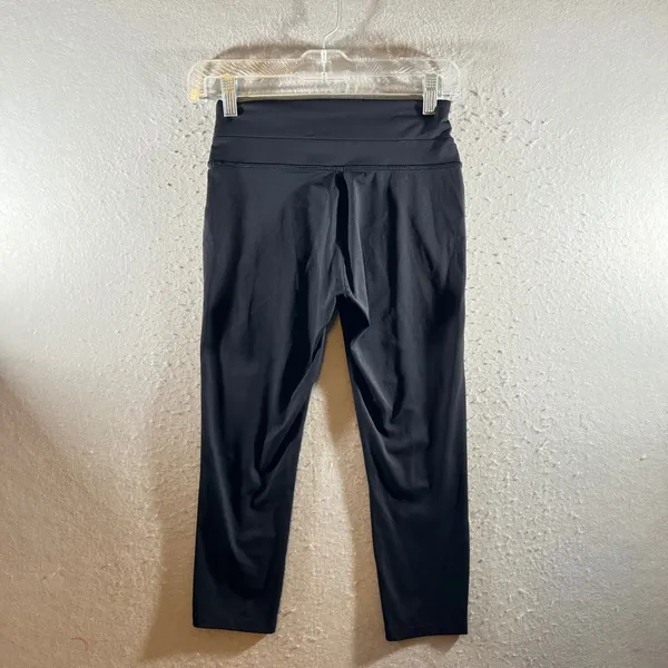 1267 | Peloton High Waisted Logo Athletic Crop Leggings‎ Black Womens S - Image 2