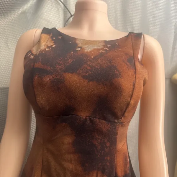 New size medium tide die dress is very stdd - Image 2