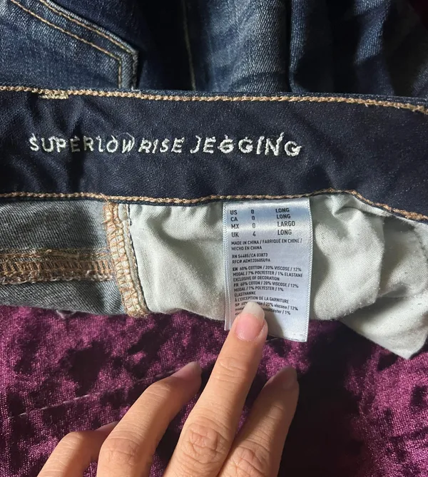 American Eagle Outfitters Skinnies - Image 3