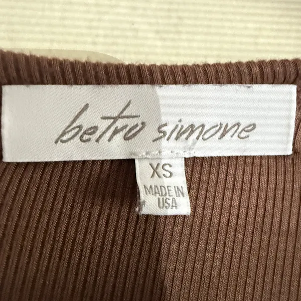 Betro Simone | Cash Brown ribbed Button Henley style Bodysuit | Extra Small - Image 2
