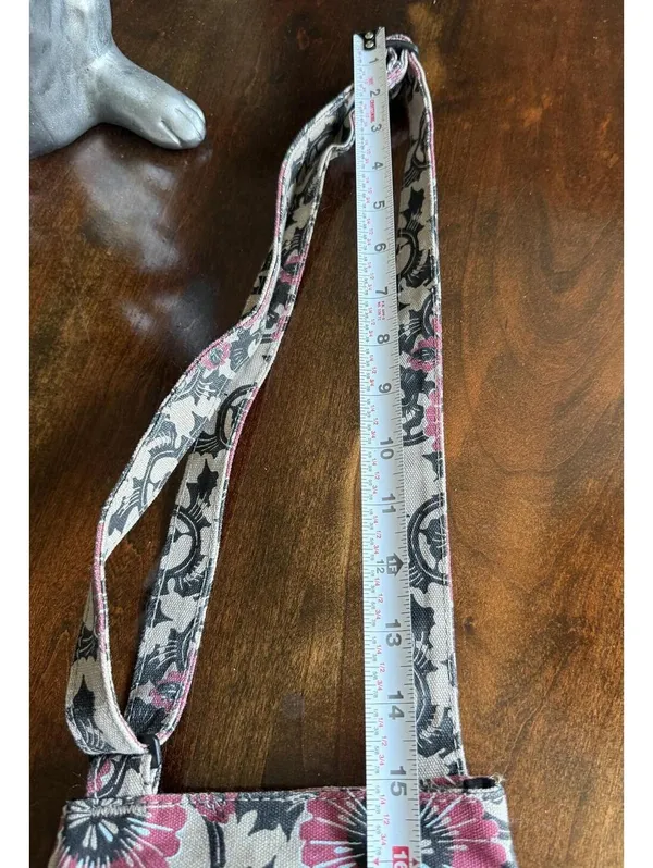 KAVU Floral Crossbody Sling Bag with Front Pocket - Image 10