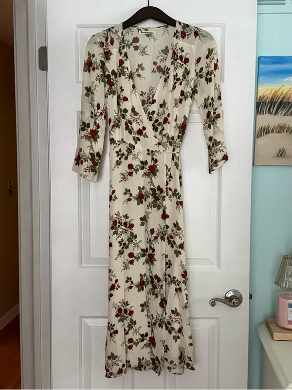 Reformation Allesandra Wrap Dress in Rose Print - Image 2