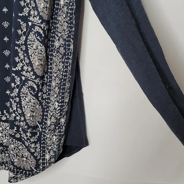 Lucky Brand long sleeve blue half button down boho paisley top size Medium - Image 4