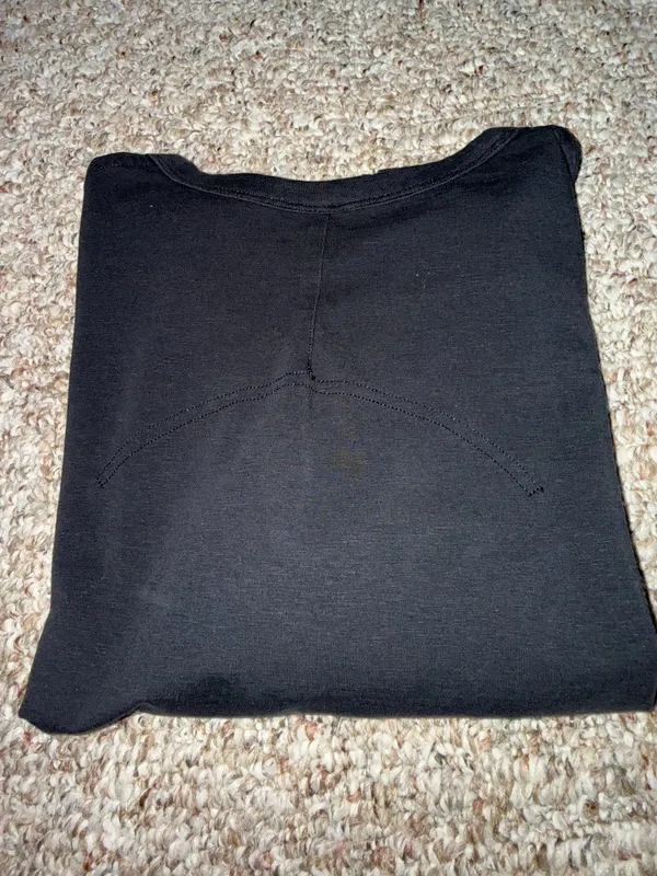 Lululemon Black Cropped Shirt - Image 3