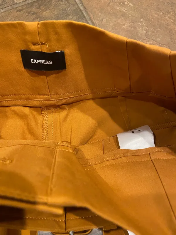 Mustard High-Waisted Pleated Shorts - Image 3