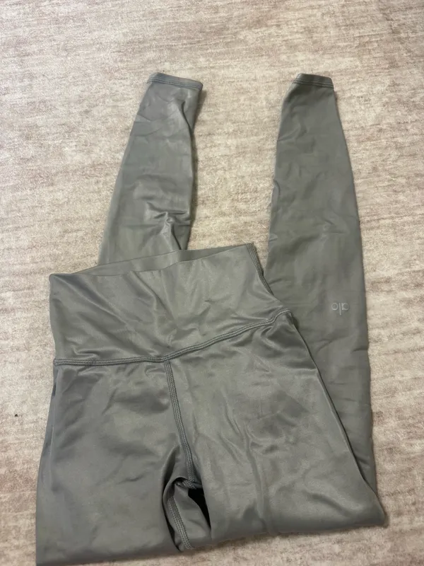 Alo airlift leggings size small - Image 2