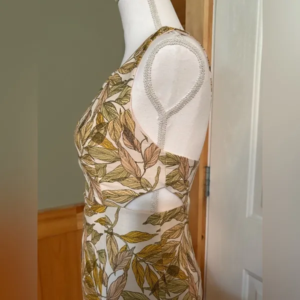 Gianni Bini Beckham Cutout Sheath Dress Size XS Jacquard Floral Fabric With Slit - Image 4