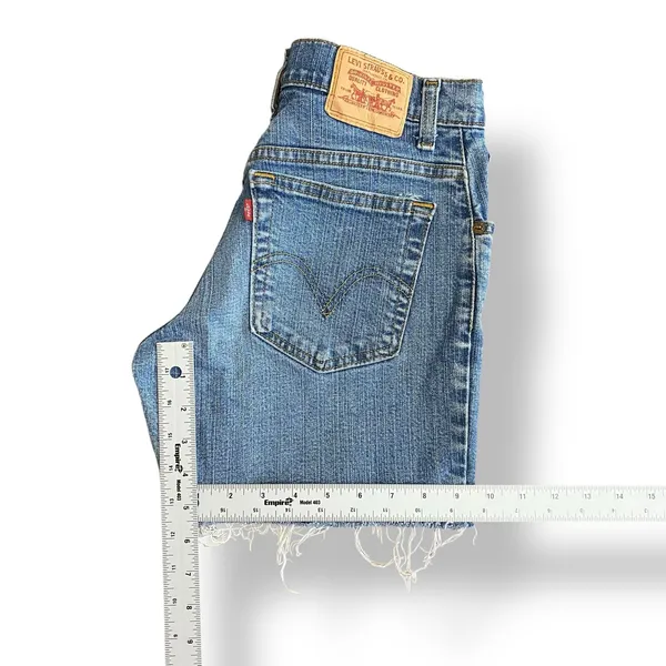 Levi’s‎ Vintage Cut Off Denim Shorts Womens Size 8 Blue Streetwear Y2K - Image 5