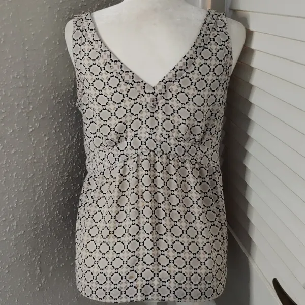 LOFT V-Neck Peplum Geometric Mosaic Print Top 4P Petite Boho Balletcore Classic - Image 2
