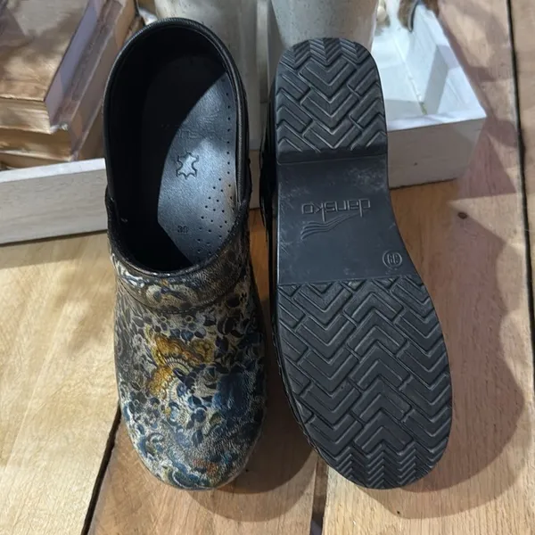 Dansko Professional Patent Leather Clogs 9/39 B86‎ - Image 9