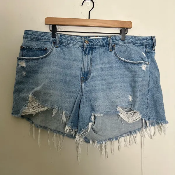 ABERCROMBIE- The Baggy Shorts Curve Love Low Rise Distressed Size 34/18 - Image 2
