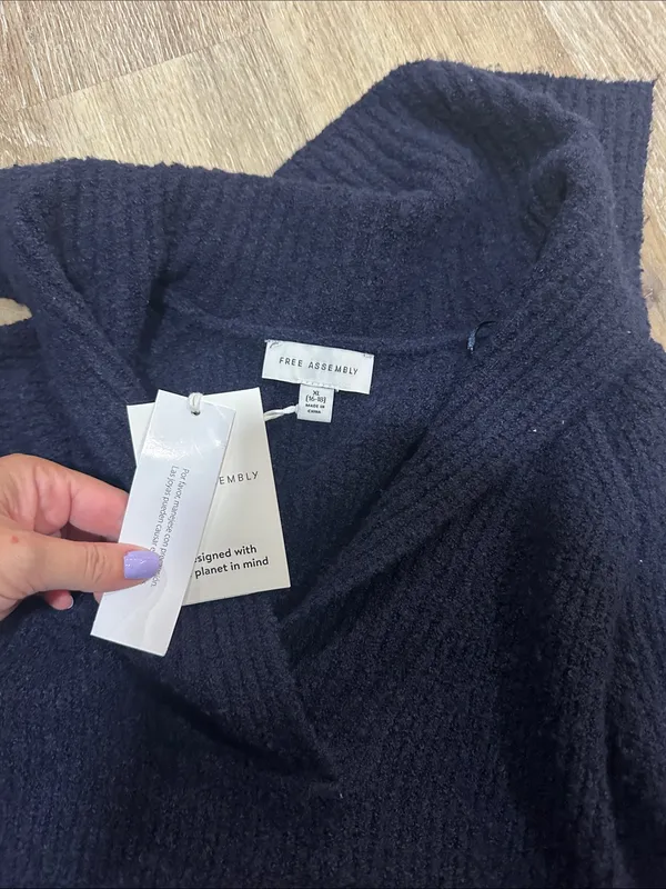 Cozy Hooded V-Neck Women's Sweater - Navy FA LS collar sweater darkest navy - Image 2