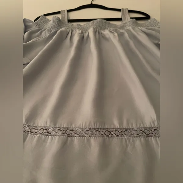 LC Lauren Conrad Light Baby Blue Off-Shoulder Blouse Size M - Image 4