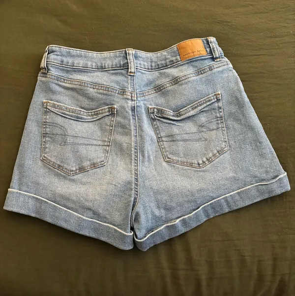 American Eagle Mom Shorts - Image 2