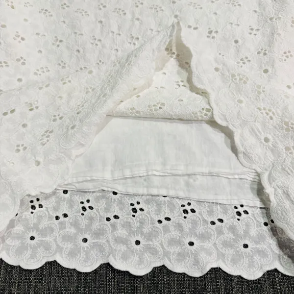 Cottagecore 100% Cotton Women White Eyelet Top XS Lace Scalloped Hem Button Back - Image 3