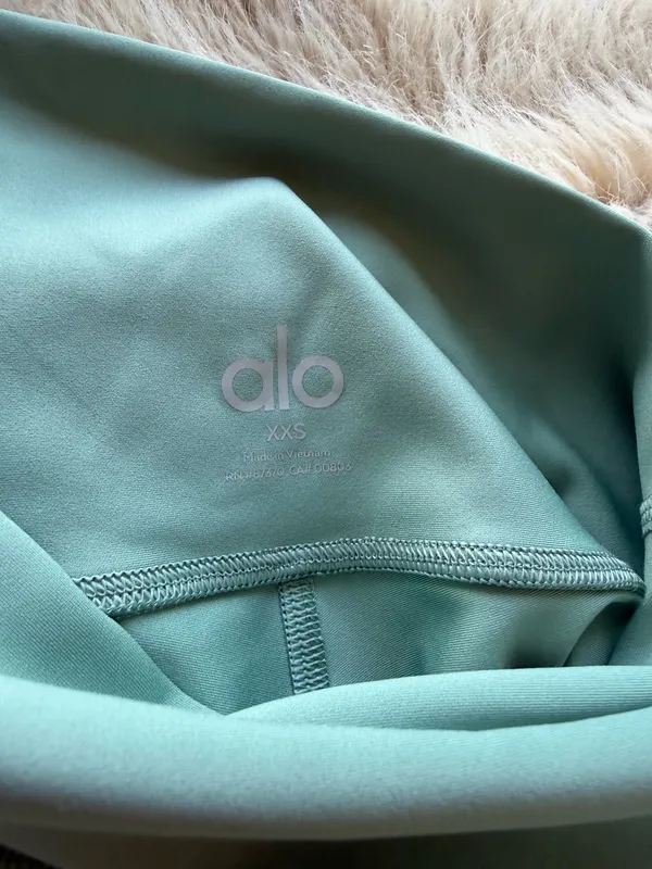 Alo Yoga Leggings - Image 4