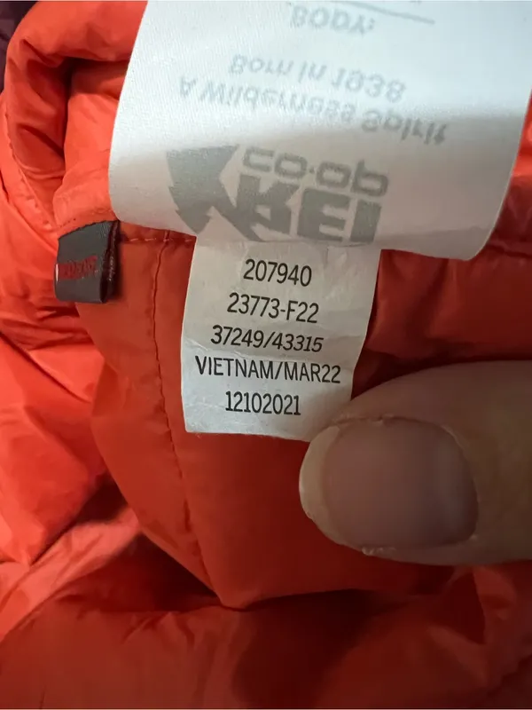 REI Co-Op Flash Insulated Hybrid Lightweight Packable Burgundy Hooded‎ Jacket - Image 14