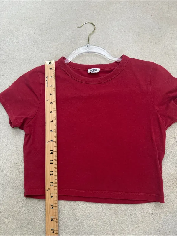 Cotton On Red Cropped Short Sleeve Crew Neck Baby Tee Size Medium - Image 5