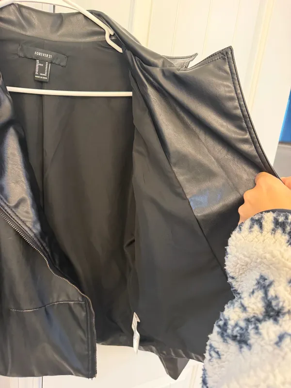 Leather Jacket Forever 21 - Image 4