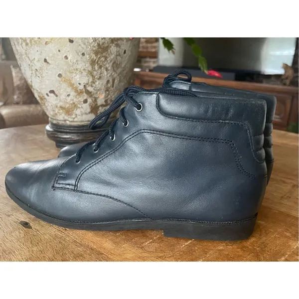 Vintage DaneXX Blue Leather Ankle Boots Size 7N Cuffed at the Ankle - Image 3