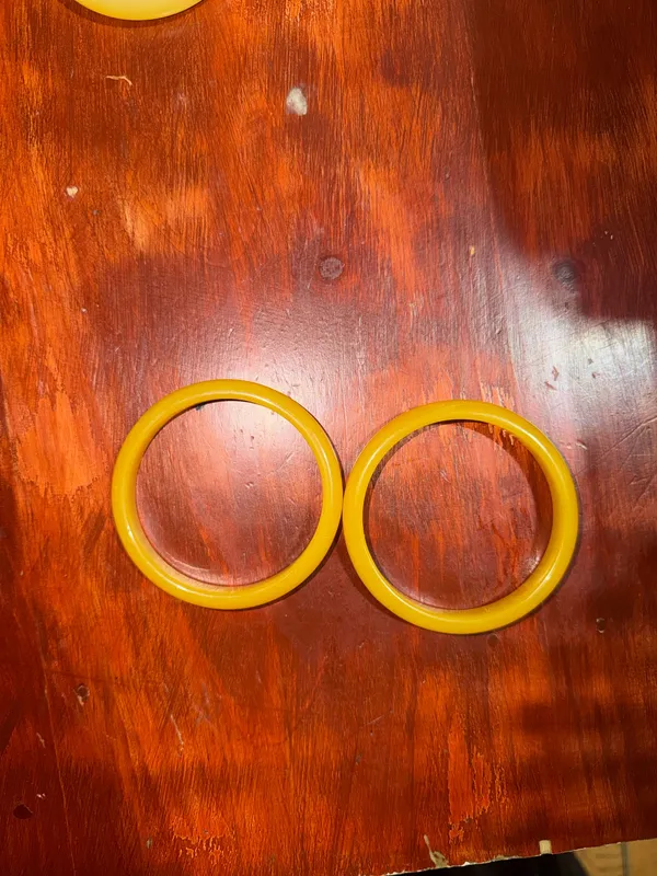 AliExpress 4 Resin Acrylic Round Bangle Set - Image 3