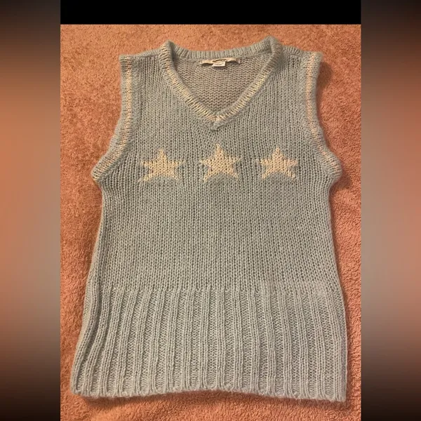 Kimchi Blue sweater vest in size small - Image 4