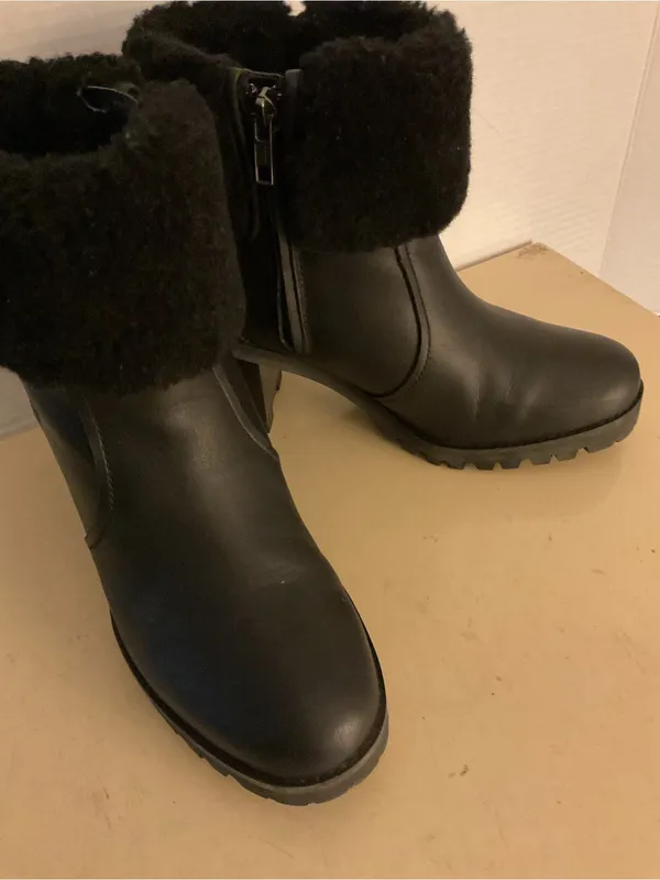 UGG women Black leather shearling platform waterproof heel boots US 7.5 - Image 12