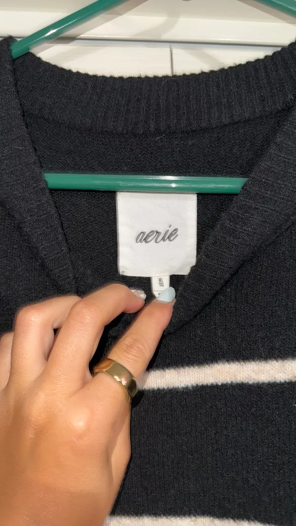 Lightweight American Eagle Sweater - Image 2