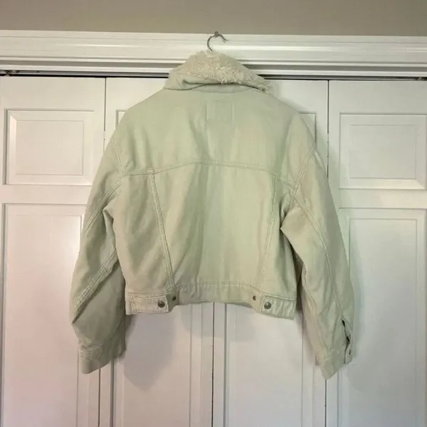 Levi’s mint corduroy Sherpa bomber jacket smwll - Image 6