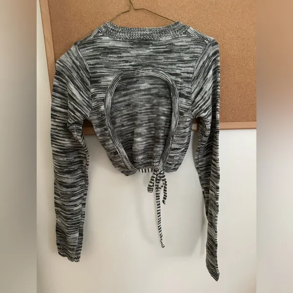 Edikted Medina Open-Back Sweater - Image 5