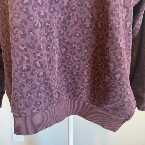 American Eagle Maroon Leopard Print super soft oversized Sweatshirt Size M - Image 9
