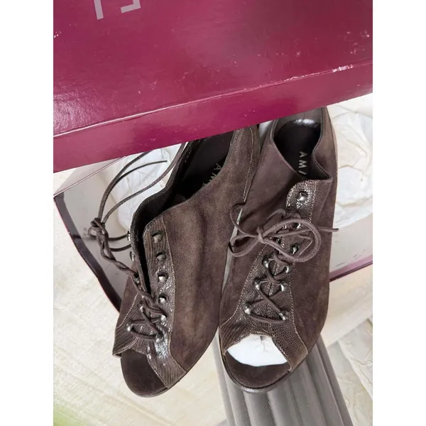 Amalfi by Rangoni Brown Italian Suede Lace Up Ankle Peep Toe Boot Size 7.5 - Image 2