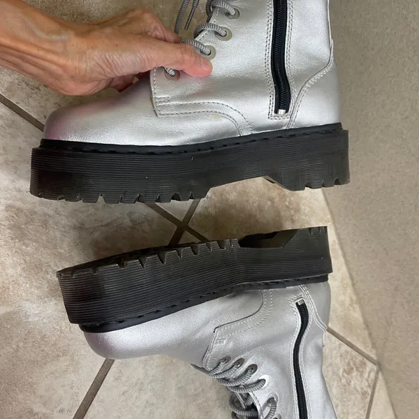 Dr Martens Jadon Metallic Silver Platform Boots 8-Eye Side Zip Womens 8 leather - Image 10