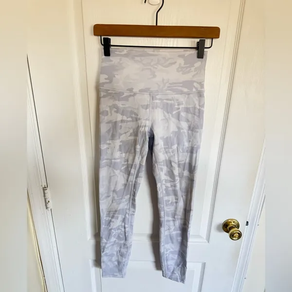 Lululemon Wunder Under Tight 25" Camo Jacquard Alpine White Camo - Image 2