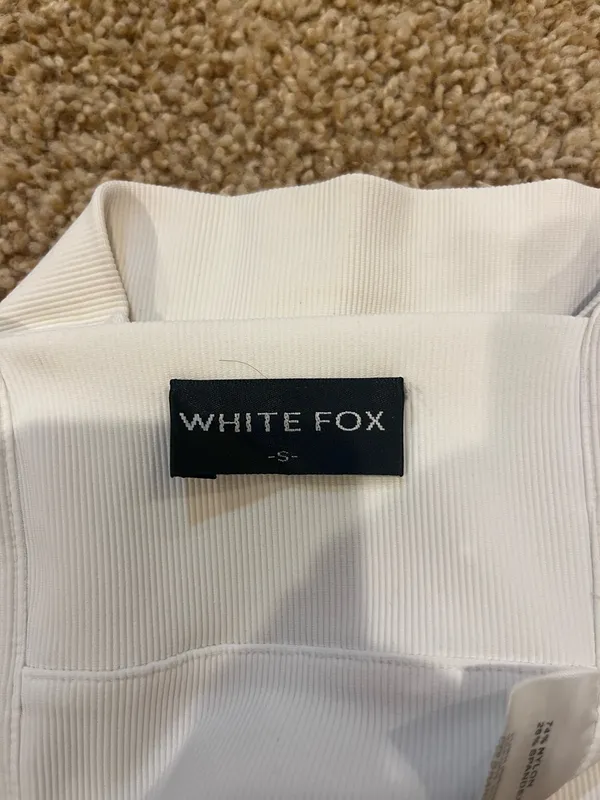 White Fox micro going out top - Image 4