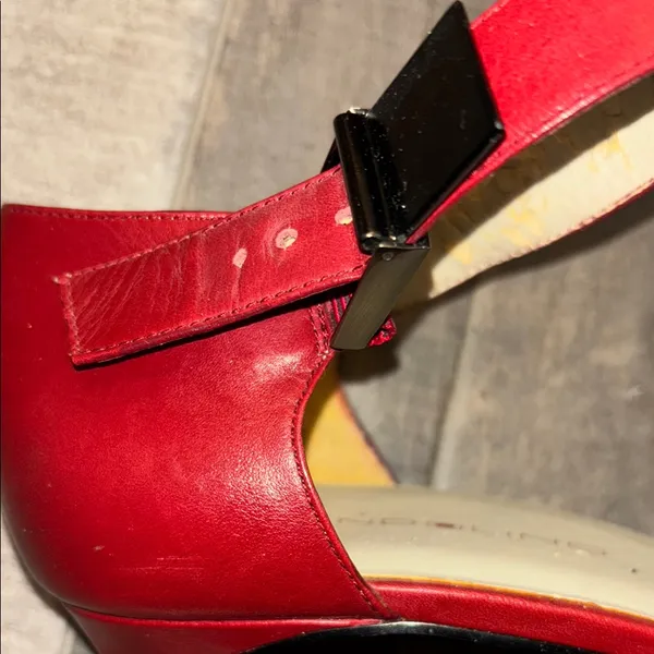 Vintage Bandolino Elegant Red Women's Heels - Image 4