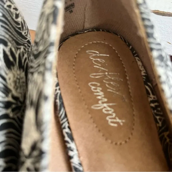 Dexflex Comfort Womens Black White Floral Cork Wedge Peep Toe Sandals Size 7W‎ - Image 5