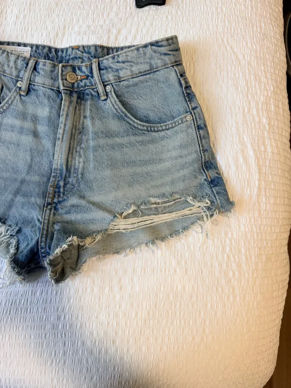 Zara High-Rise Distressed Denim Cutoff Shorts - Light Wash - Image 3
