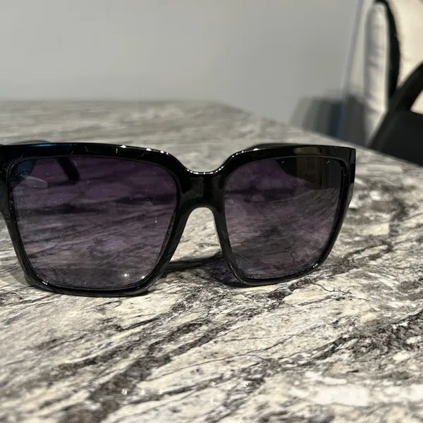 Black Sunglasses - Image 8