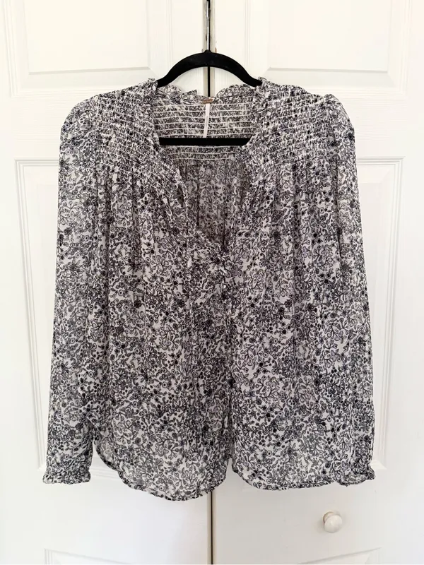 Free People Long Sleeve Floral Smocked Blouse Blue Purple Size Small - Image 3