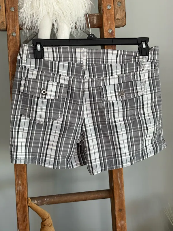 Faded Glory size 10 plaid print shorts  - Image 3