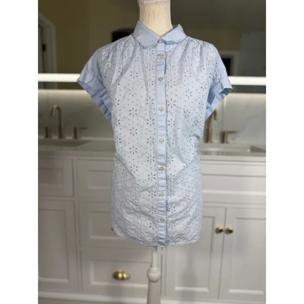 Gap Eyelet Blouse Womens L Light Blue Embroidered Button Front Cap Sleeve Top - Image 5